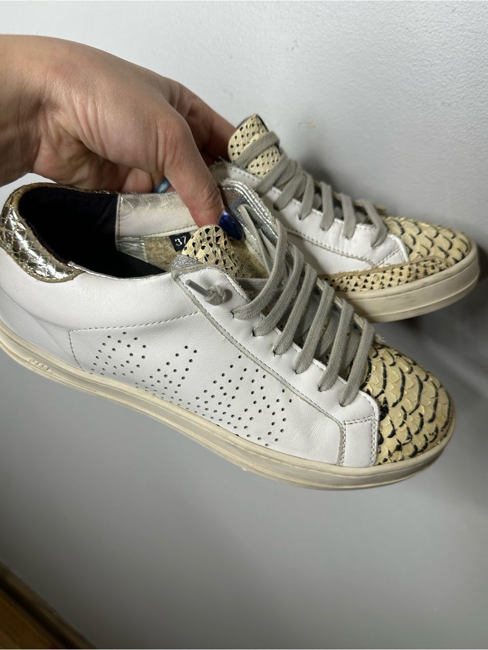 P448 Italian Leather Snake Style Embossed Sneaker 6.5 37